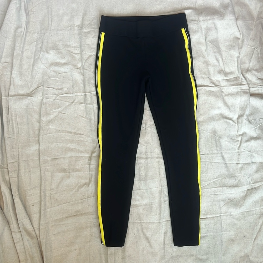 Amazing black basic leggings from Zara